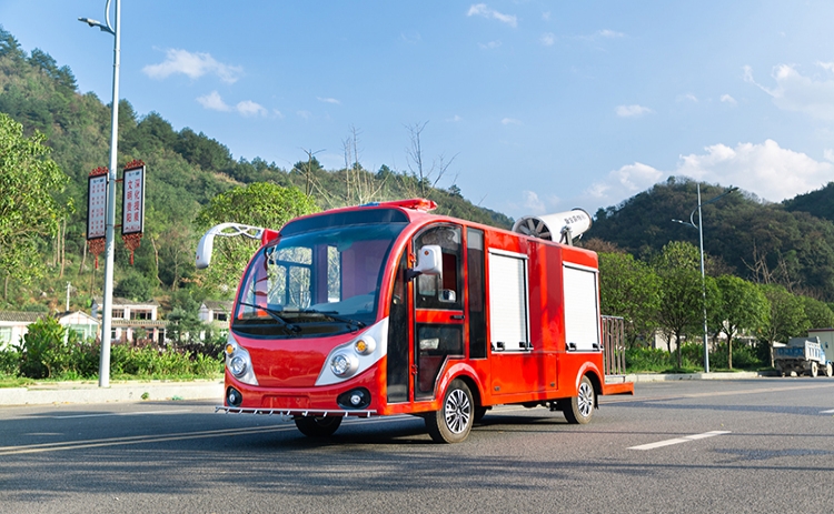 2座除塵車，道路降塵霧炮車